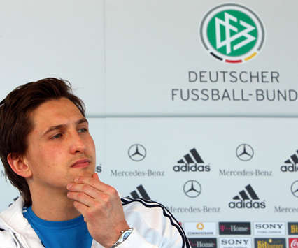 Er ist die Nummer eins im deutschen Team: Rene Adler (Bongarts/Getty)