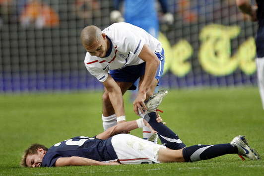 Nigel de Jong and Stuart Holden, Netherlands - USA (Foto PROSHOTS)