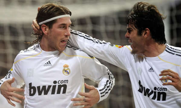 Sergio Ramos y Kaká celebran con el Real Madrid frente al Sevilla (Getty Images)