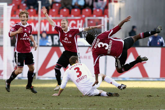 Reinartz verletzt Breno bei dieser Grätsche schwer (Getty Images)