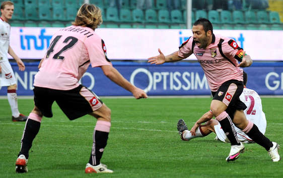 Esplode la gioia di Fabrizio Miccoli, autore dell'1-0 in Palermo-Livorno (Getty Images)