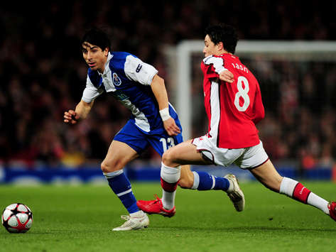 Fucile läuft Nasri mal davon, am Ende hatte Arsenal deutlich die Nase vorn (Getty Images)