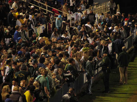 Santa Barbara High vs  Dos Pueblos Chargers, Harder Stadium (J R  Eskilson, Goal com)