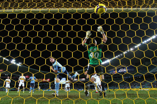 Sydney FC 4-2 Wellington Phoenix: Chris Payne Hands Sky Blues Grand Final Passage