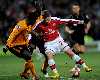 Andrey Arshavin of Arsenal turns Bernard Mendy and George Boeateng of Hull City (Getty Images)