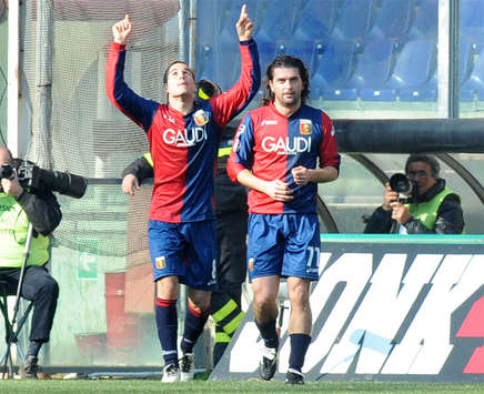 Palacio e Milanetto, entrambi in goal durante Genoa-Cagliari (Getty Images)
