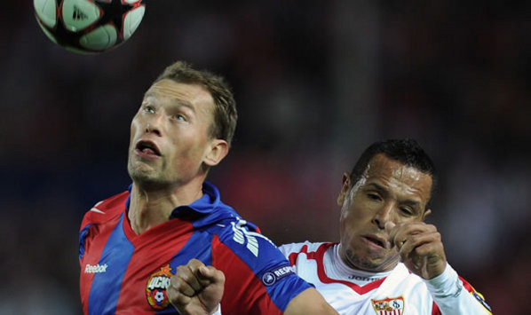 Şampiyonlar Ligi: Vasili Berezutski (CSKA Moskova) - Luis Fabiano (Sevilla) (Getty Images)