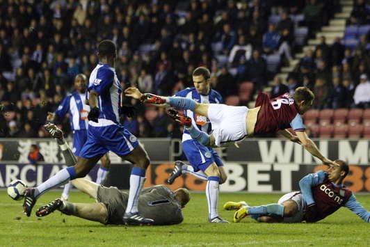 ANG - Aston Villa domine Wigan