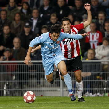 Bryan Ruiz vs Otman Bakkal, PSV - FC Twente (Foto PROSHOTS)
