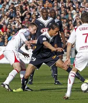 Ligue 1 : Marouane Chamakh (Bordeaux) vs Stephane Dumont (Lille)