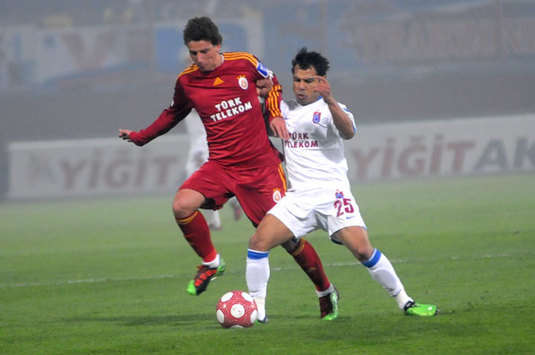 Turkcell Süper Lig: Alanzinho (Trabzonspor) - Elano Blumer (Galatasaray) (trabzonspor.org.tr)