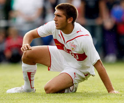 Alessandro Riedle, der Sohn von Karl-Heinz Riedle, spielt seit Sommer 2009 in Stuttgart (Bongarts/Getty)