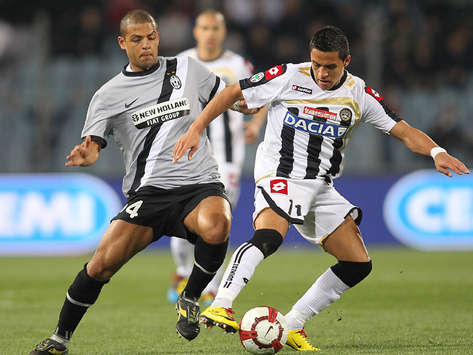 Melo - Sanchez - Udinese-Juventus (Getty Images)