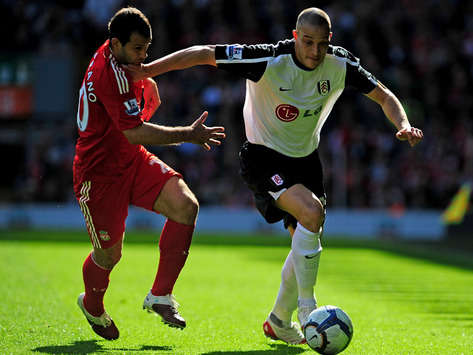 EPL: Bobby Zamora - Javier Mascherano, Fulham -  Liverpool(Getty Images)