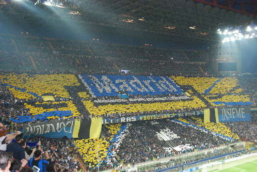 Inter-Fans mit toller Choreo in San Siro gegen Barça. Das Ziel ist klar vorgegeben