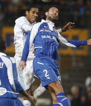 Ligue 1 : Cedric Hengbart (AJ Auxerre) vs Brandao (Marseille)
