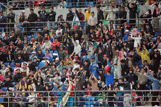 Stiff penalties for two K-League clubs after fan violence mars fixture