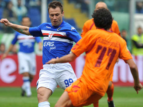 Antonio Cassano va in goal contro il Livorno (Getty Images)