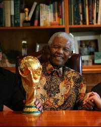Nelson Mandela With Danny Jordaan and Jerome Valcke (Nelson Mandela FoundationDebbie Yazbek)