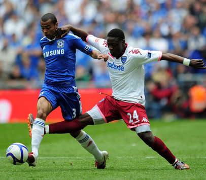  FA Cup:  Ashley Cole -  Aruna Dindane,  Chelsea - Portsmouth(Getty Images) 