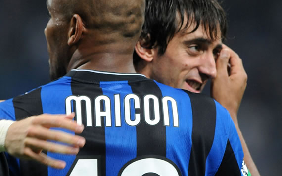 Real Madrid Target Maicon To Follow Mario Balotelli Out Of Inter's Door - Report
